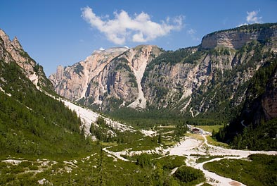 Rautal mit Pederü-Hütte Rautal mit Pederü-Hütte