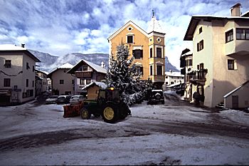 Schneer�umung in Girlan