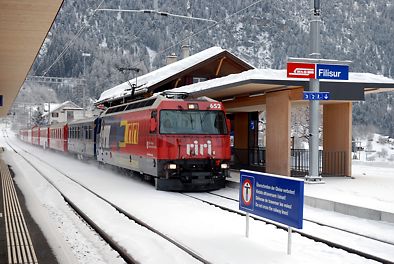 Schnellzug in Filisur